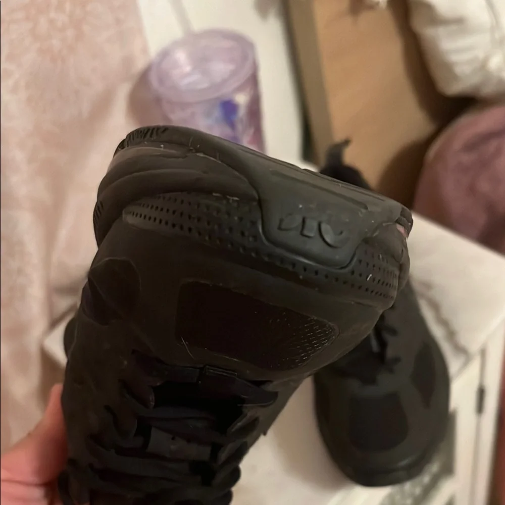 Nike air max genome Athletic Shoes with Streamlined Design.  lighty used. - Picture 4 of 8